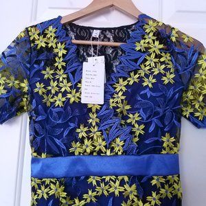 YYFS  BLUE & YELLOWS EMBROIDERY FLOWER DESIGN DRESS SIZE M   NEW